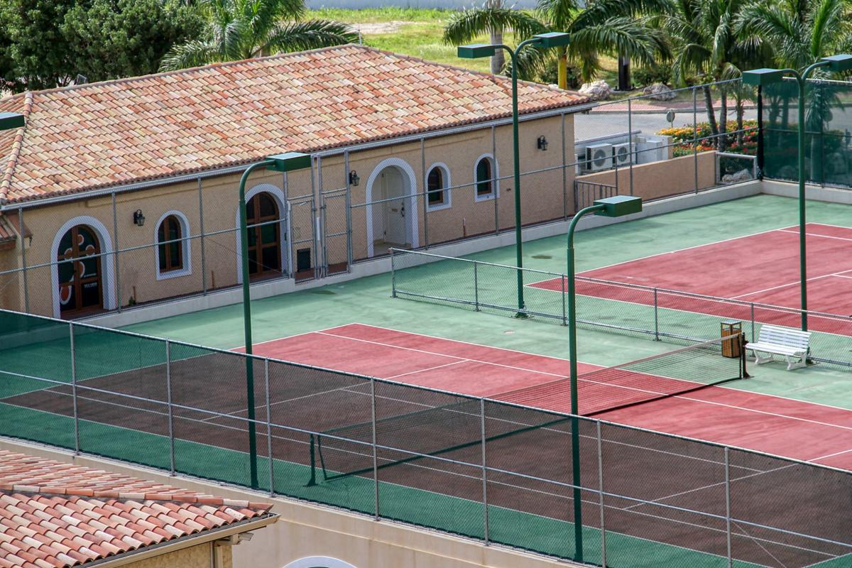 Villa rental St Martin - Tennis court